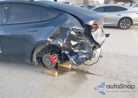 2022 Tesla Model Y Performance Dual Motor All-Wheel Drive from USA, damaged, VIN 7SAYGDEF1NF542447